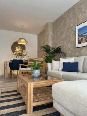 Apartamento con piscina y cerca de la playa